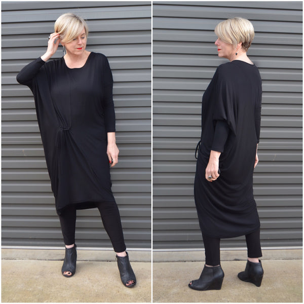 Fashion Blogger Deborah Gates @stylishmurmurs rocking the Alexia dress
